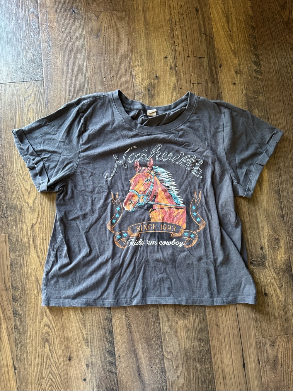 Messy Bun Just Chillin Nashville Horse Graphic Tee - Charcoal Gray